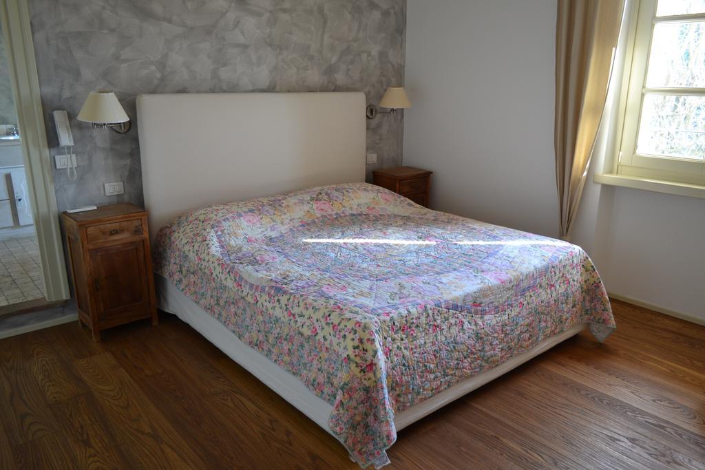 La Favola Sirmione Villa Buitenkant foto