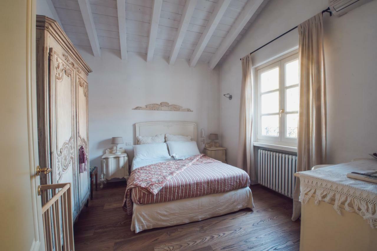La Favola Sirmione Villa Buitenkant foto