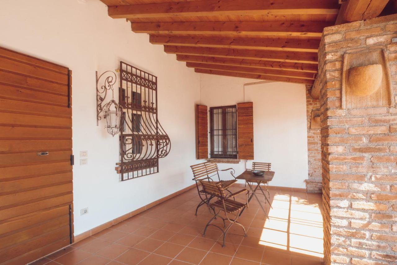 La Favola Sirmione Villa Buitenkant foto